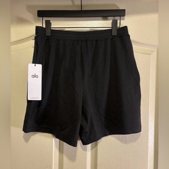 ALO Yoga Men’s “Conquer React Performance” Short 7” Inseam (M) *BESTSELLER* - Picture 8 of 10